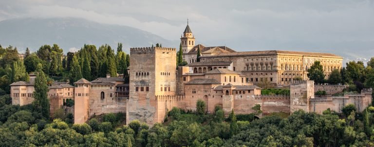 Alhambra_I_(15381913145)_cropped