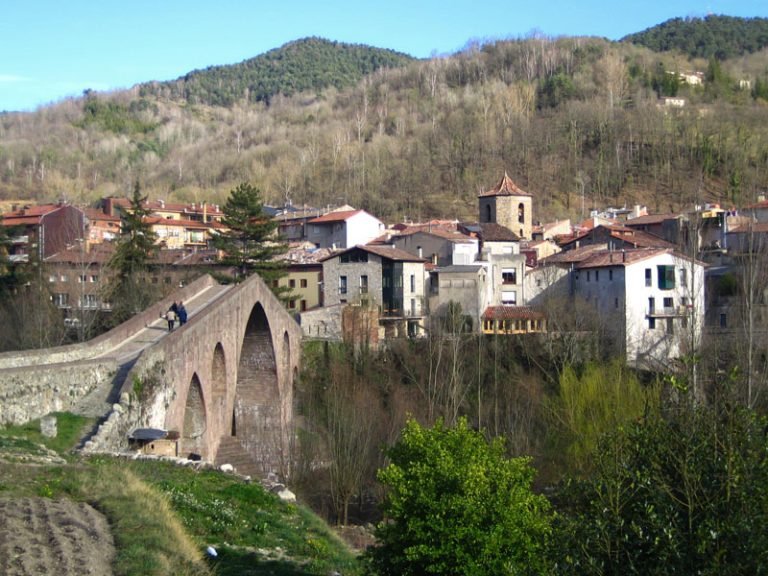 Sant_joan_de_les_abadesses_(ripollès)